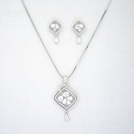 Majesty Diamond Look Pendant Set