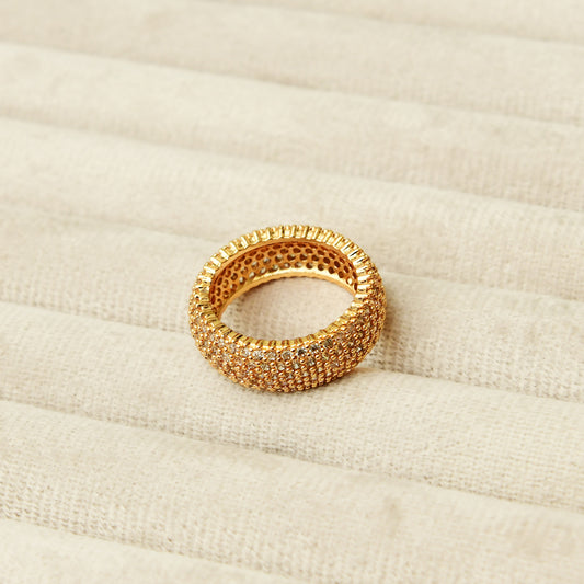 Oblate Cut Golden Ring